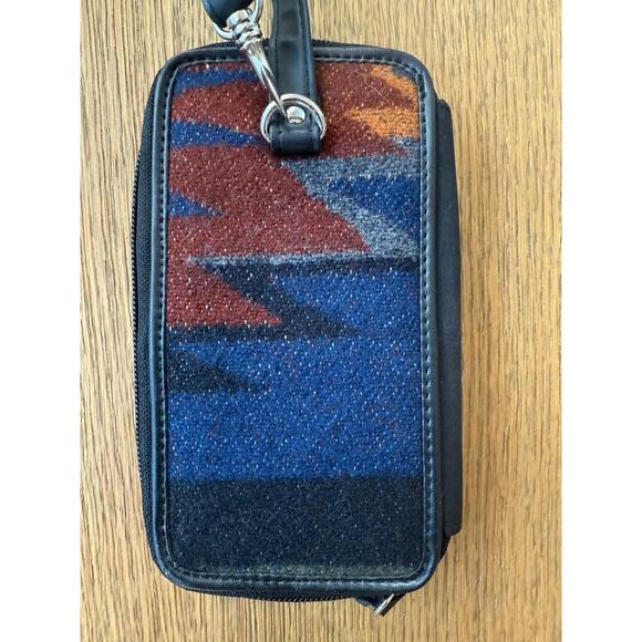 Pendleton Wool Zip Around Aztec Tribal Wallet for Women with Mirror and cc slots - Picture 3 of 9